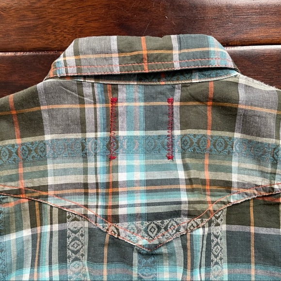 Vintage Red Western Style Short Sleeved Shirt with Pearl Snap Closure - Picture 10 of 11